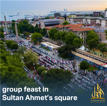 مأدبة إفطار جماعية بساحة السلطان أحمد في إسطنبول